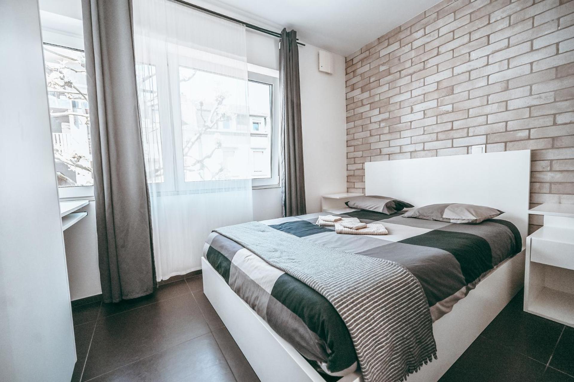 Wake Up Esch City Екстер'єр фото