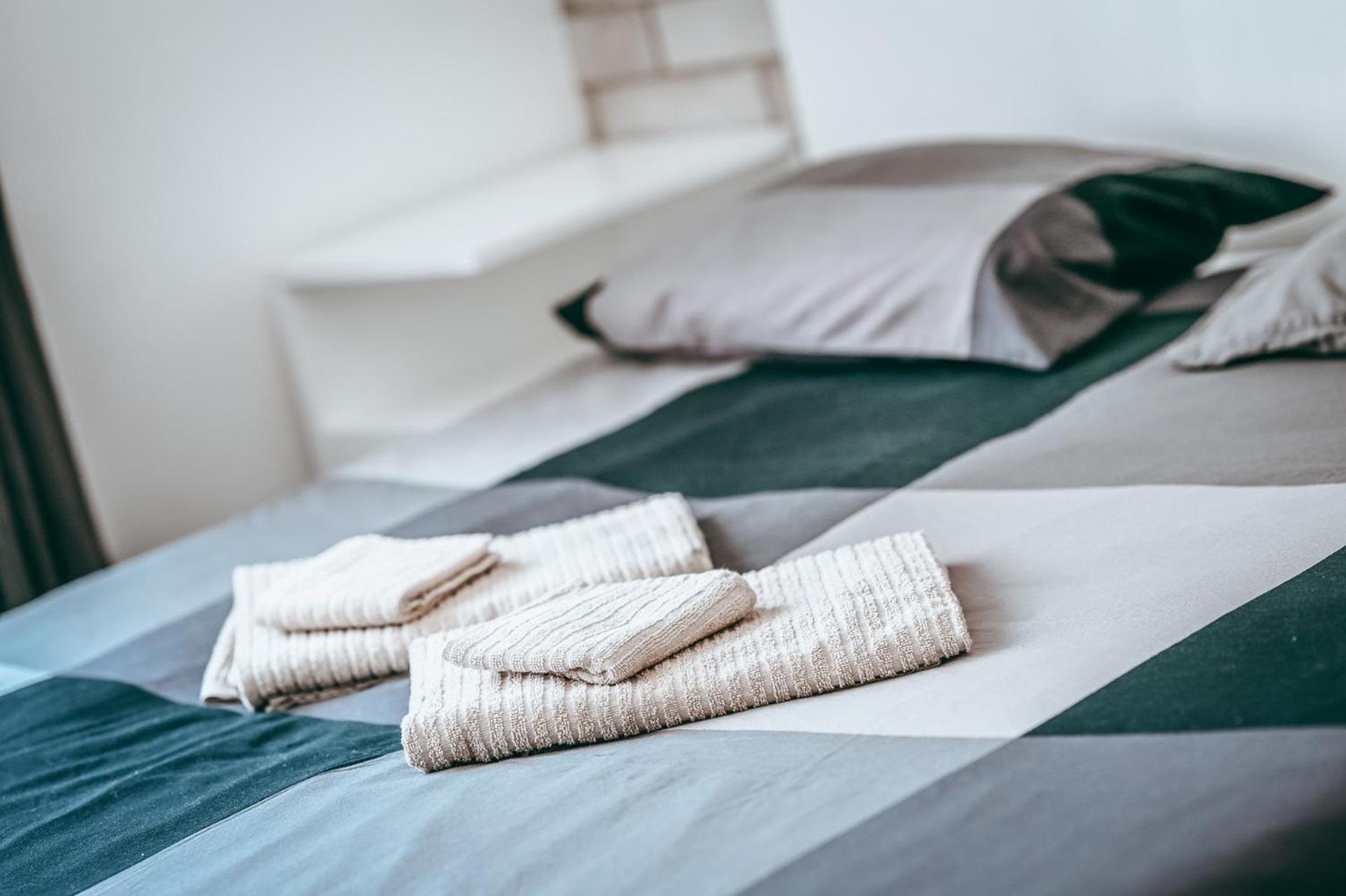 Wake Up Esch City Екстер'єр фото